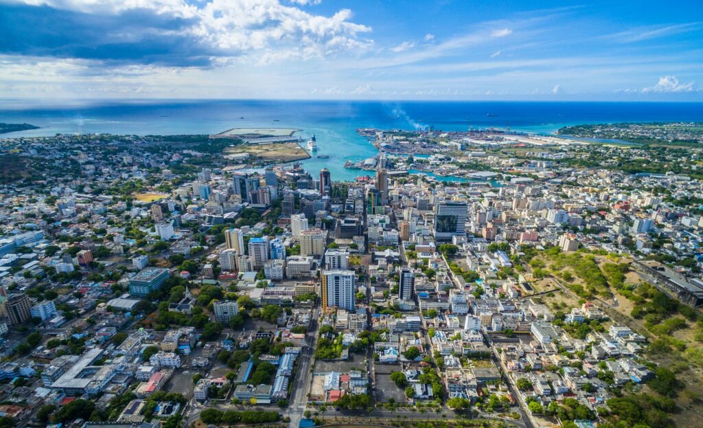 What inheritance laws apply to foreigners in Mauritius?